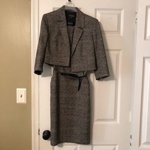 Kasper dress suit with belt size 6